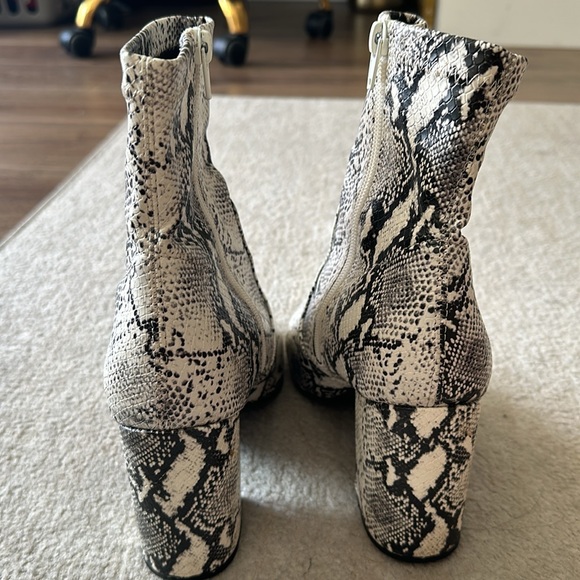 Snakeskin booties - Picture 3 of 5